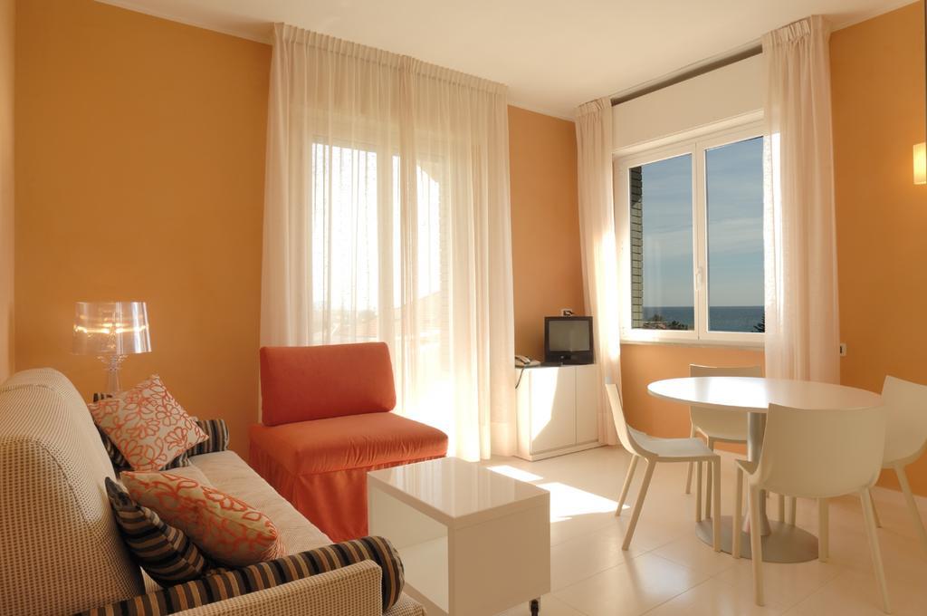 Residence Oliveto Ceriale Rom bilde